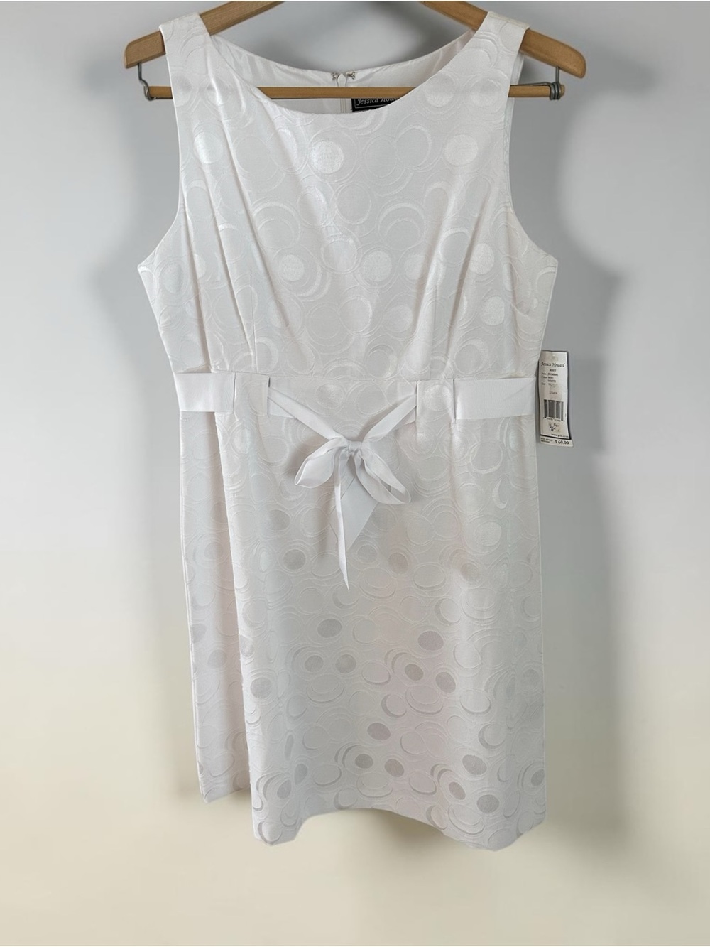 Jessica Howard White‎ Dress Label Detail